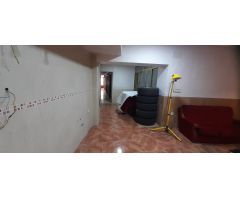 Planta baja ubicada en el centro histórico de Novelda.  Rodeada de todo tipo de servicios: supermerc