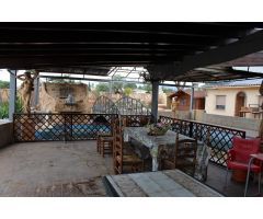 Te ofrecemos este fantástico chalet entre Crevillente y Albatera (el Campillo) que lo tiene todo....