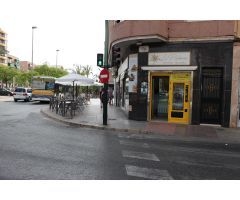 Se traspasa heladería-cafetería con terraza con clientela demostrable!!!