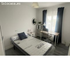 Se alquilan habitaciones de piso recién reformado junto Ceu Reyes Católicos!!!!!