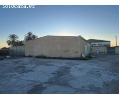 Se vende nave principal junto Bomberos de Elche y 3 construcciones más con 4.300 metros de terreno!!