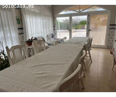 Te ofrecemos este lujoso chalet de 300 metros de casa con piscina y las mejores calidades....
