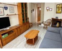 Se vende adosado de 3 habitaciones y 2 baños con 2 terrazas seminuevo!!!!