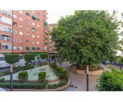 Amplia Casa de Dos Plantas con Local Comercial en el Corazón de Molina de Segura