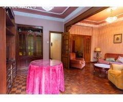 Amplia Casa de Dos Plantas con Local Comercial en el Corazón de Molina de Segura