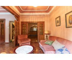 Amplia Casa de Dos Plantas con Local Comercial en el Corazón de Molina de Segura
