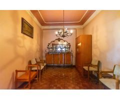 Amplia Casa de Dos Plantas con Local Comercial en el Corazón de Molina de Segura