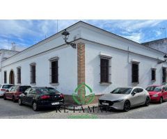 CASA SEÑORIAL EN UNA SOLA PLANTA CON GARAJE. INMEJORABLE SITUACION