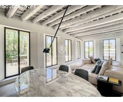 Impecable ático con piscina en venta en el centro de Barcelona