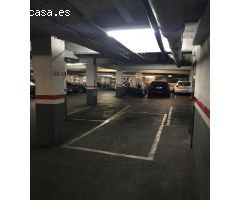 PLAZA DE PARKING EN LA CALLE CALABRIA TOCANDO LA AVENIDA PARALELO