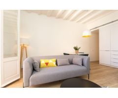 Reformada vivienda con gran terraza en el centro de Barcelona