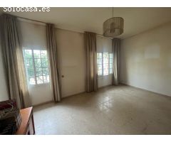 CASA DE CINCO DORMITORIOS EN ALGECIRAS - ZONA SAN ISIDRO