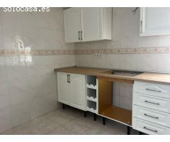 CASA TRES DORMITORIOS EN ALGECIRAS -  ZONA SALESIANOS