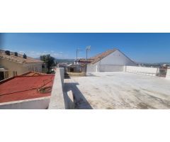 CASA DE TRES DORMITORIOS EN ALGECIRAS -  ZONA LA GRANJA