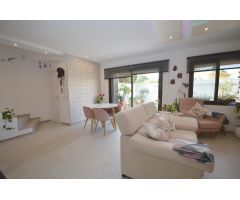 CHALET ADOSADO CON PISCINA COMUNITARIA EN SANTA PONSA
