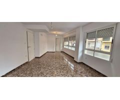 Entresuelo en Venta en Elche de la Sierra, Alicante