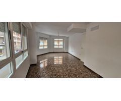 Entresuelo en Venta en Elche de la Sierra, Alicante