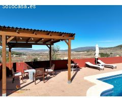 Villa en Venta en Pinoso, Alicante
