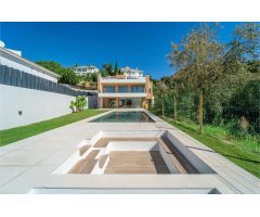 ESPECTACULAR VIVIENDA UNIFAMILIAR EN BENALMADENA