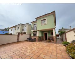 ¡ESPECTACULAR CHALET EN LOS PINOS!