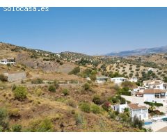 FINCA EN LA VIÑUELA AL LADO DEL PANTANO