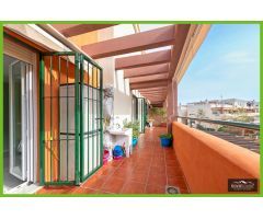 PRECIOSO PISO DE DOS DORMITORIOS EN URBANIZACION CON PISCINA