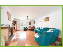 Chalet espacioso y luminoso con terreno de 3750m en Algarrobo