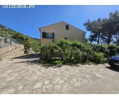 SE VENDE VILLA DE 18.000M2 CON DOS CHALETS.