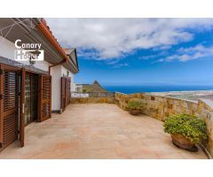Villa de Lujo en Adeje zona Roque del Conde  unas magnificas vistas del toda la Costa de las América