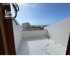 Atico duplex reformado al copmpleto con vistas al mar en venta  en Garden City, San Eugenio Bajo