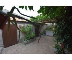 En venta terreno de esquina en chio guia de isora Tenerife