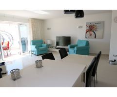 Apartamento de 3 dormitorios y 2 baños en el centro de Los Gigantes