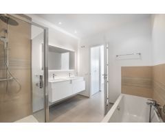 1 dormitorio de lujo con vistas al mar