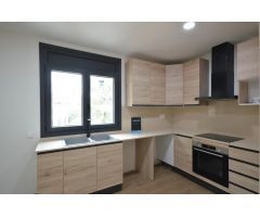 ¡Casa esquinera A ESTRENAR en Can Villalba, Abrera!