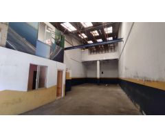 Edificio en Santa María del Paramo con Gran Potencial para Reforma