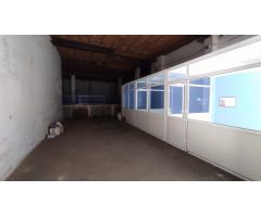 Edificio en Santa María del Paramo con Gran Potencial para Reforma