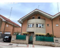 OPORTUNIDAD CHALET ADOSADO  CON EXCELENTE UBICACIÓN