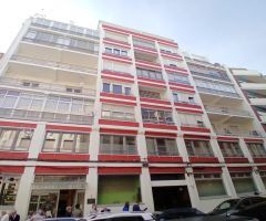 OPORTUNIDAD DE AMPLIO PISO CENTRICO CON TERRAZA DE 14 M2 Y MUCHAS POSIBILIDADES