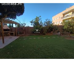 Planta baja en venta con impresionante jardín