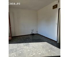 Piso a Reformar en el Centro de Vilanova: Crea el Espacio Perfecto.