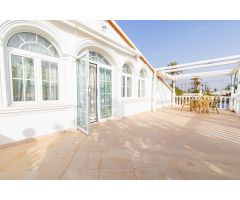 CASA CON PISCINA EN LA MARINA DE ELCHE (ALICANTE)