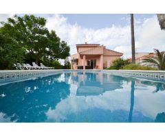 Villa con piscina privada en la playa de Riumar