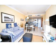 ATICO DE 2 HABITACIONES DOBLES, TERRAZA DE 70 M² CON  VISTAS AL MAR, PARQUIN Y PISCINA