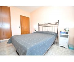 ATICO DE 2 HABITACIONES DOBLES, TERRAZA DE 70 M² CON  VISTAS AL MAR, PARQUIN Y PISCINA