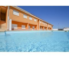 Planta baja con piscina comunitaria
