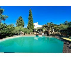 Chalet con piscina en lAmpolla