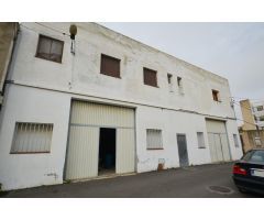Casa Céntrica en Deltebre con Almacén y Despacho