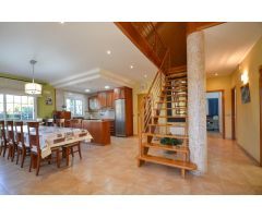 Amplio Chalet con Piscina y Licencia Turística en Eucaliptus