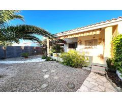 Chalet acogedor con piscina privada en Riumar, cerca de la playa