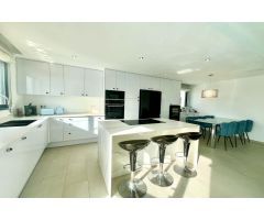 Exclusiva Villa de Lujo en Primera Línea de Mar